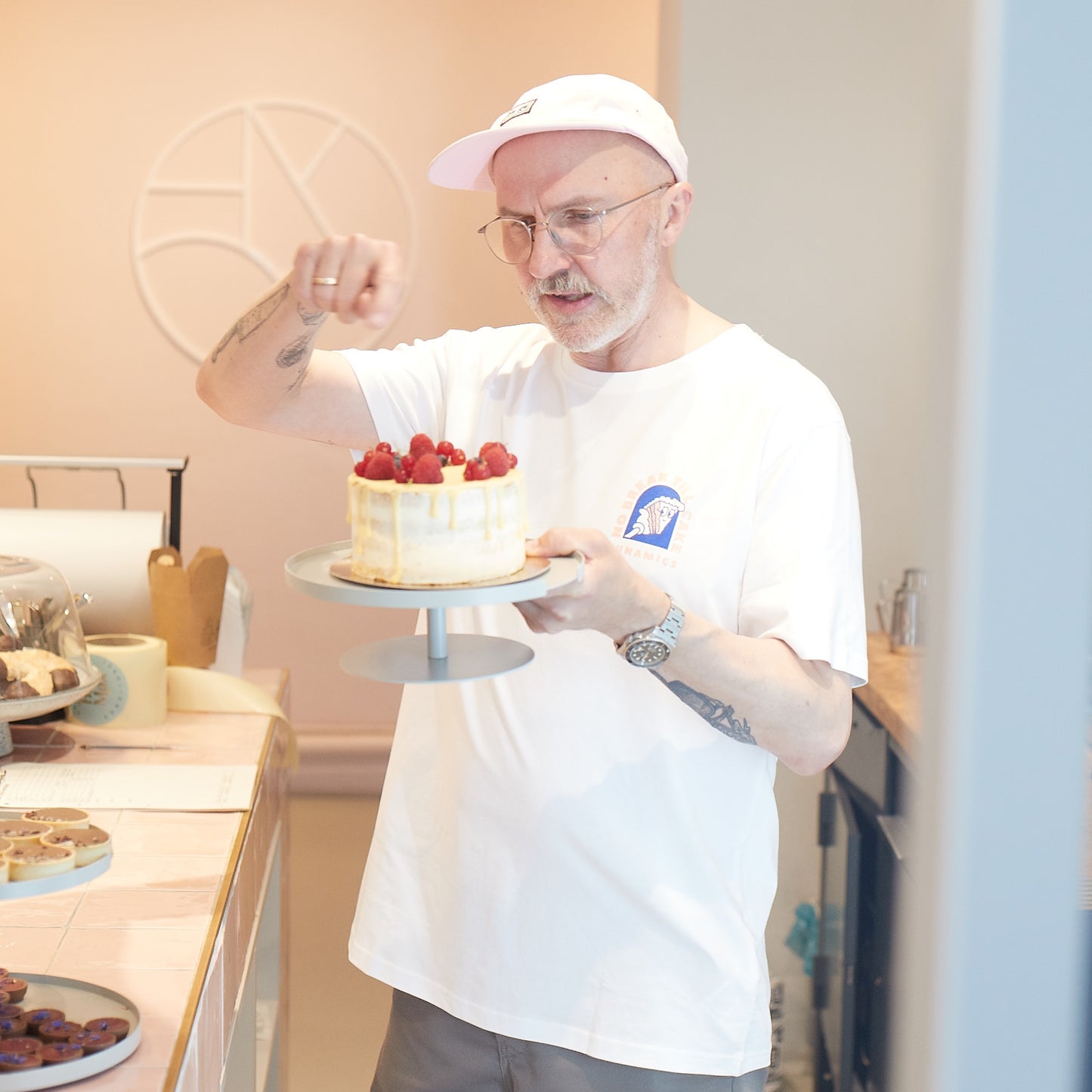 Cake Break T-Shirt, Biobaumwolle, unisex, weiß